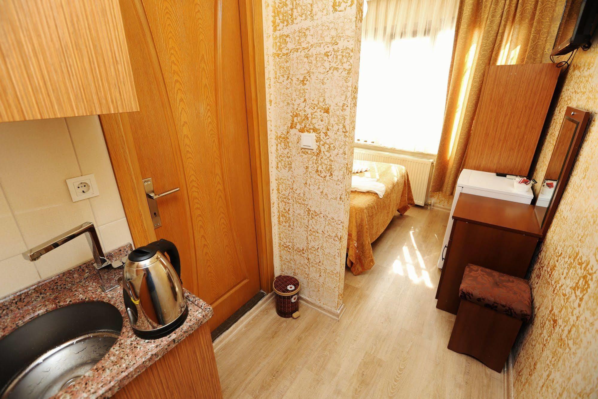 Camelot Apartment อิสตันบูล ภายนอก รูปภาพ