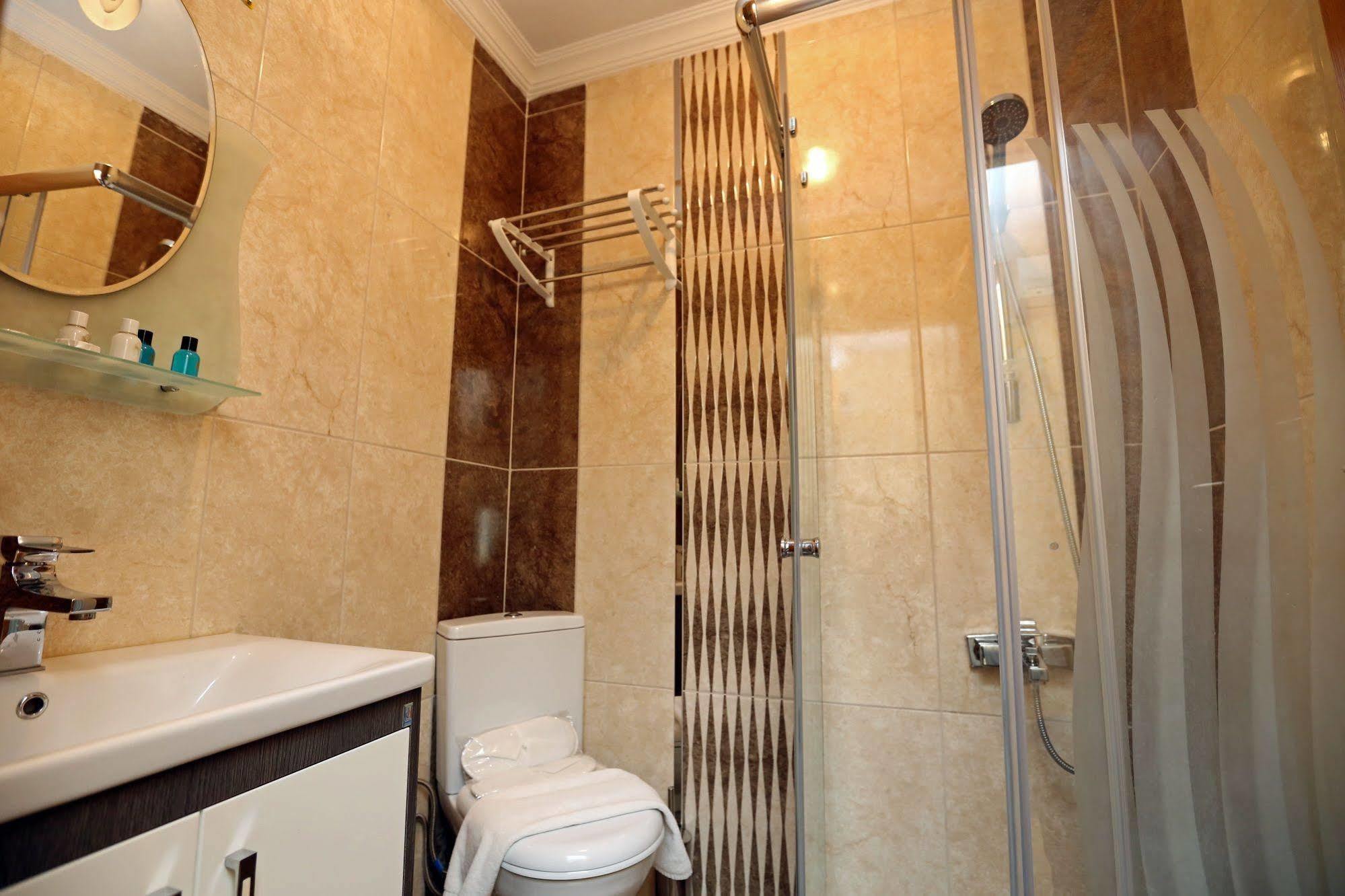 Camelot Apartment อิสตันบูล ภายนอก รูปภาพ